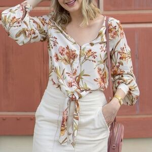 NWT H&M Sz 2 Button down tie front floral top